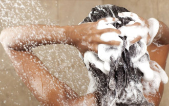 A importância da higienização dos cabelos em tempos de covid-19